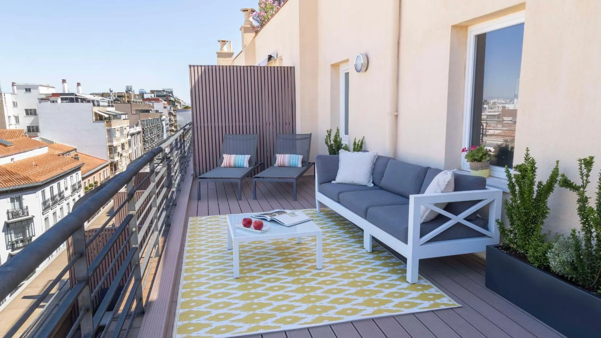 La Milla de Oro de Madrid: 5 Hoteles Céntricos Comparados