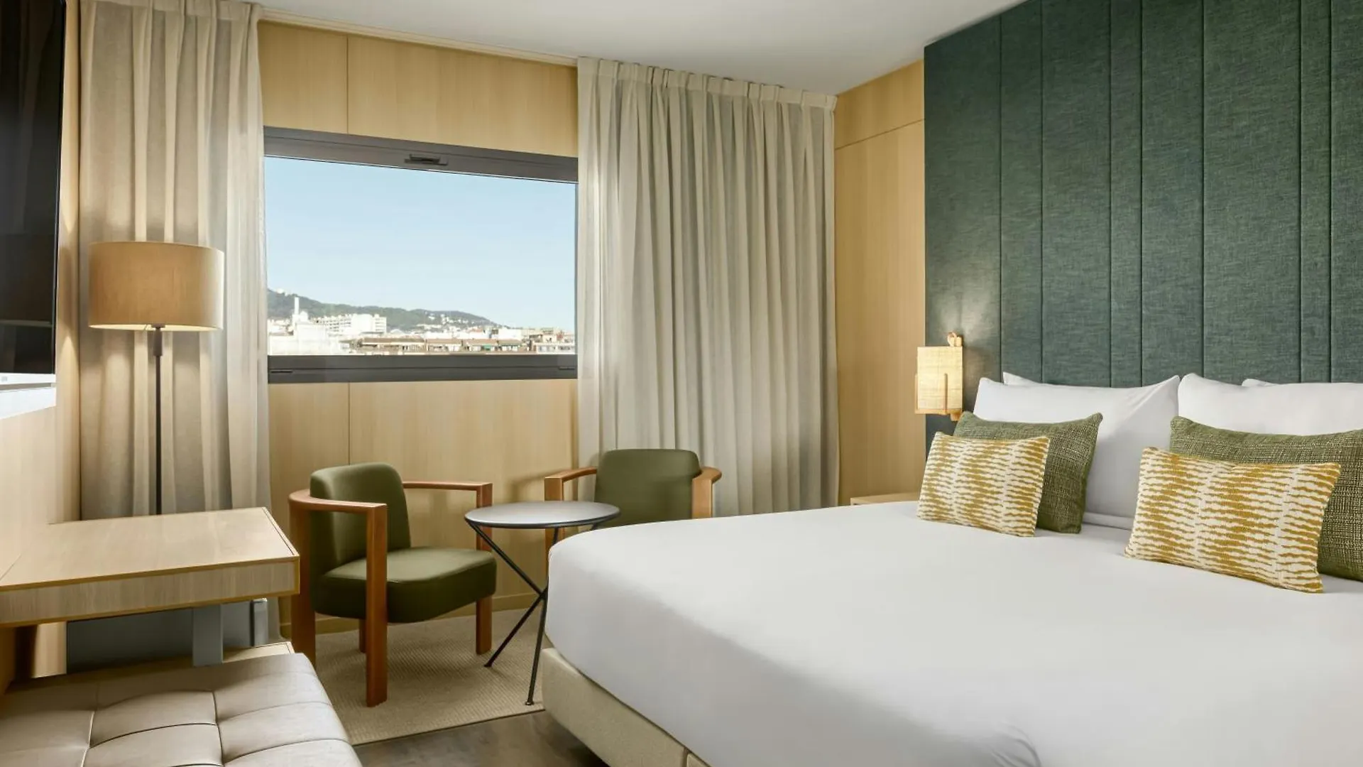 4 Hoteles de 4 Estrellas Cerca del MNAC que Vale la Pena Reservar