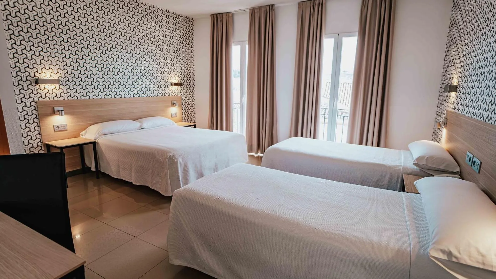 4 Hoteles Baratos en el Centro de Granada Worth Booking