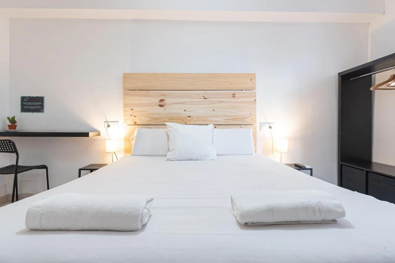 4 Hoteles Baratos en Sants-Montjuïc que Vale la Pena Reservar