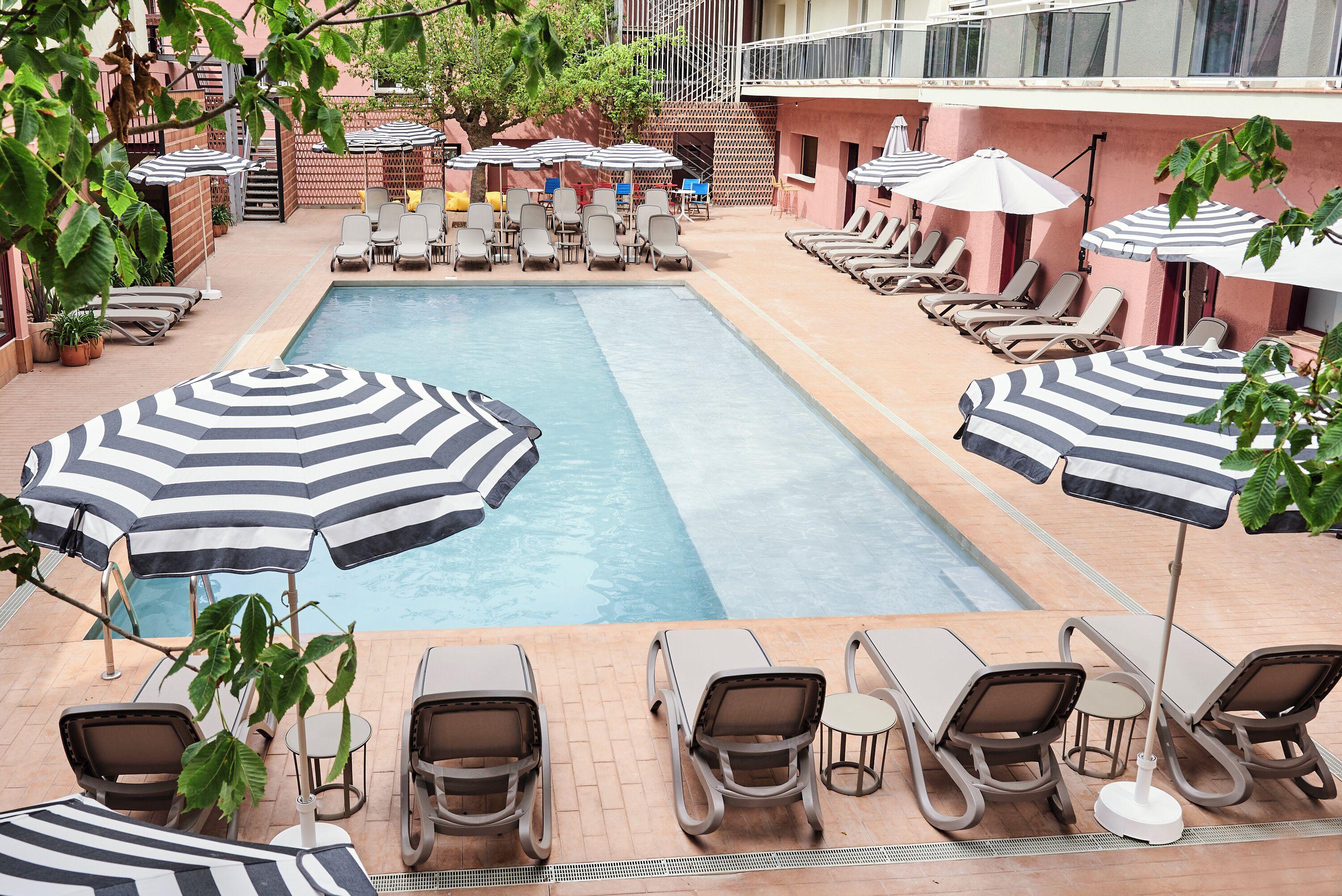 5 Hoteles Baratos cerca de los Jardines de Santa Clotilde que Merecen la Pena