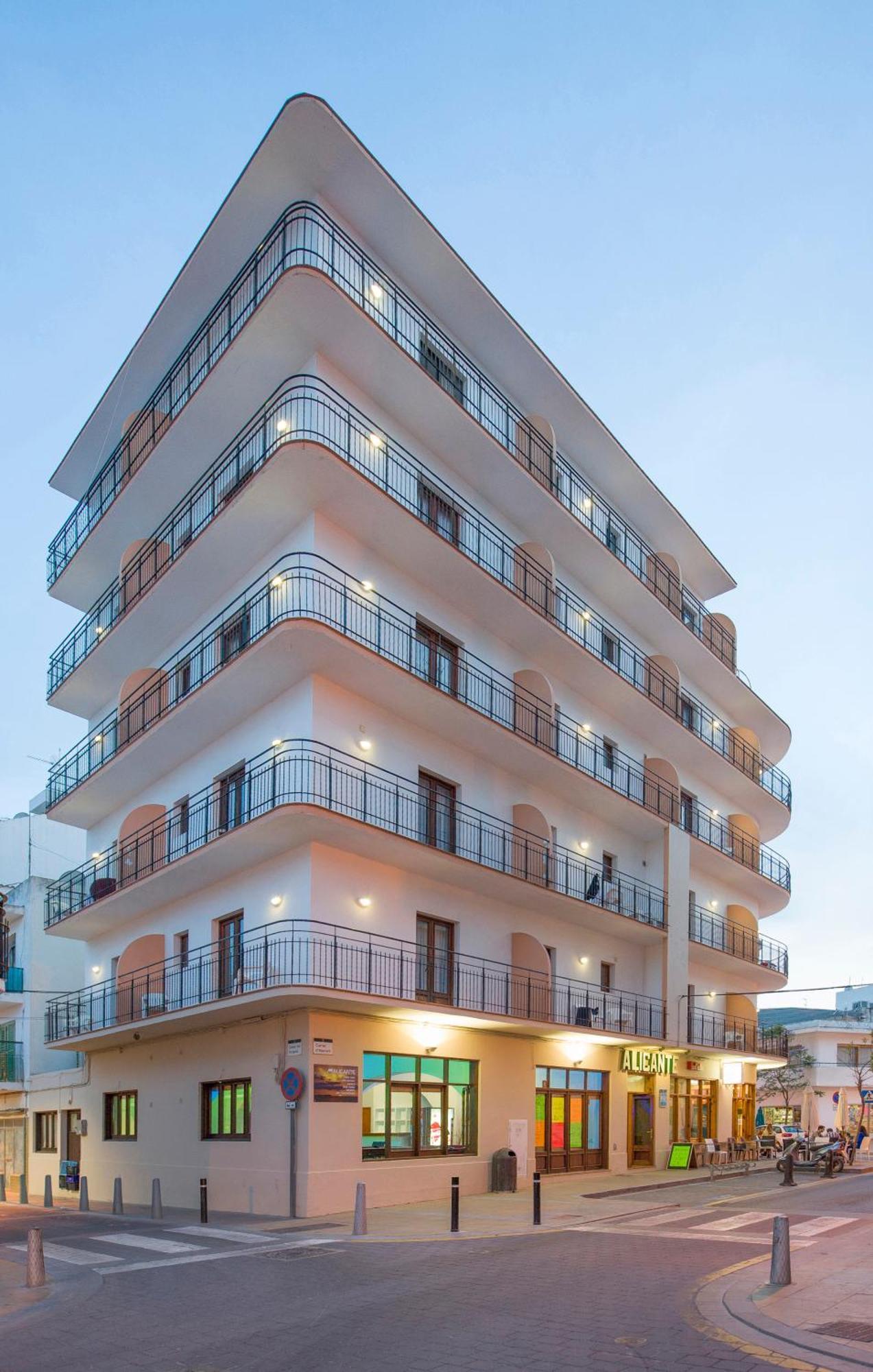 4 Hoteles Familiares Cerca de Escola Oficial Idiomes Eivissa